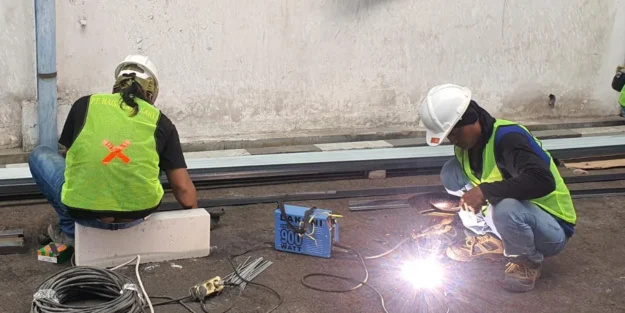 Instalasi AC VRF Midea Pabrik Helm - Surabaya