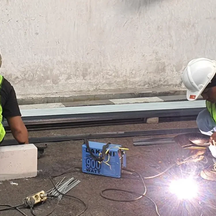 Instalasi AC VRF Midea Pabrik Helm - Surabaya